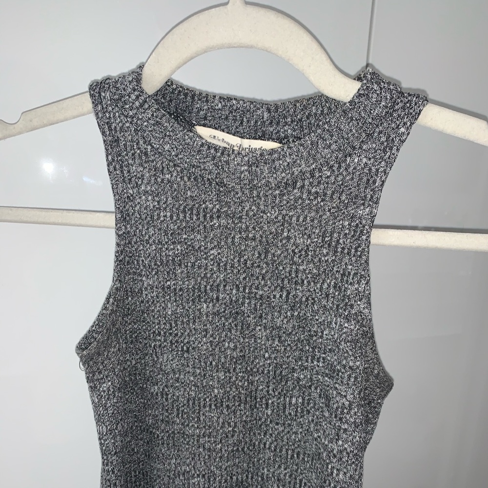 Ribbed grey top